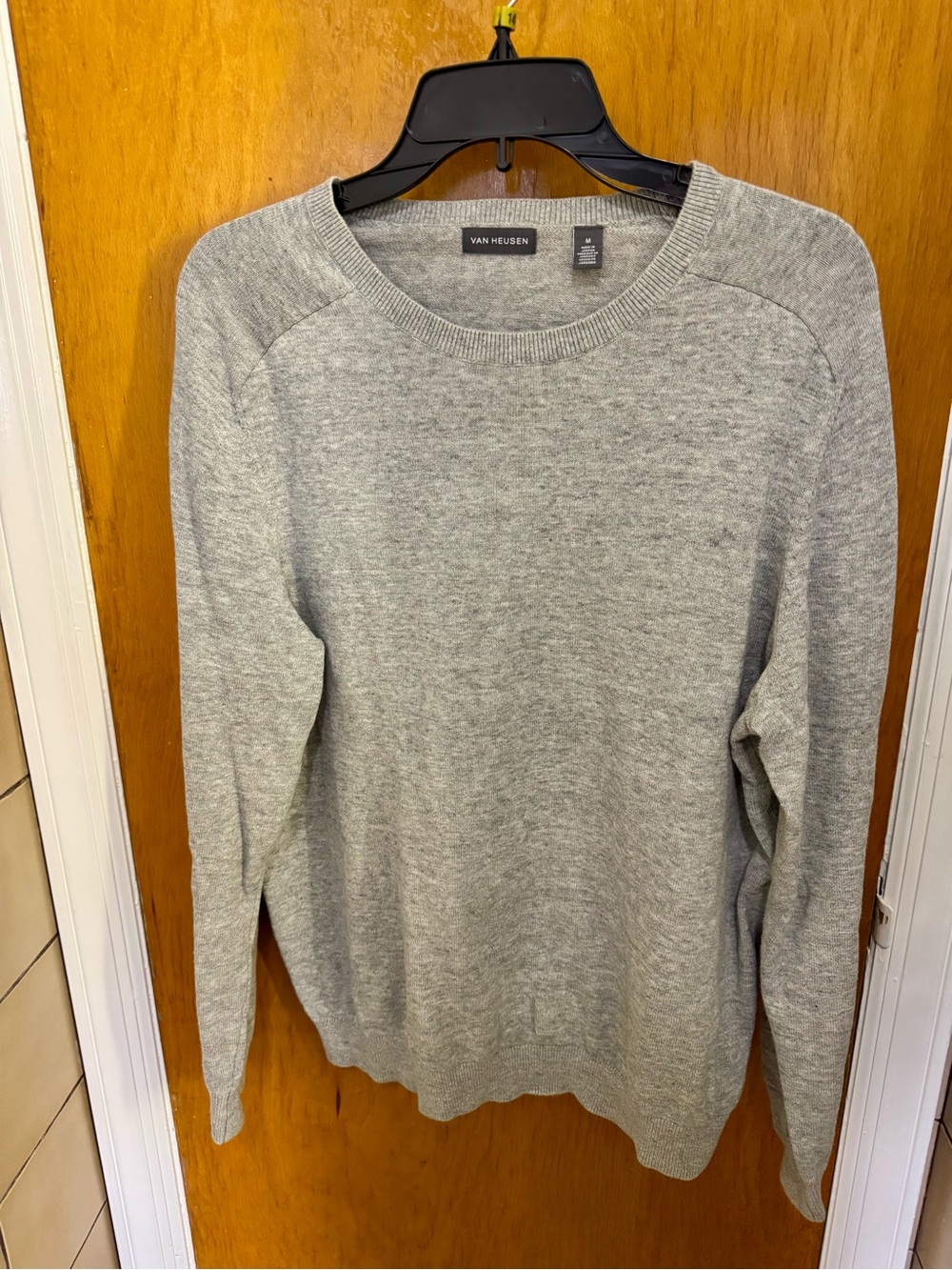 Van Heusen Men’s Light Gray Crewneck Sweater Size Medium